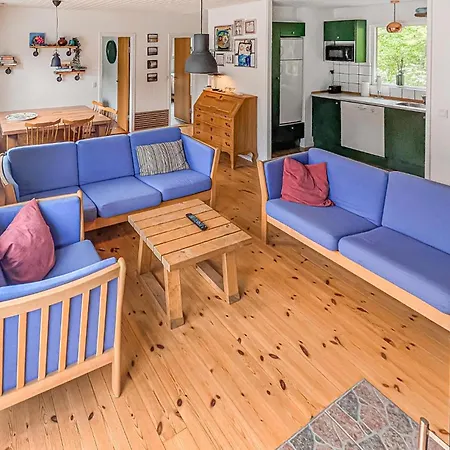 Дом отдыха 3 Bedroom Awesome In *